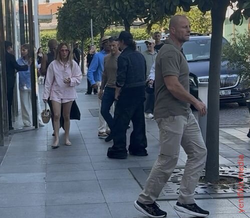 Cenifer Lopez İstanbulda alış - veriş edir - FOTOLAR