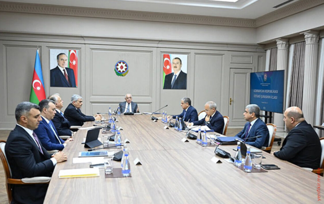 İqtisadi Şuranın növbəti iclası keçirildi