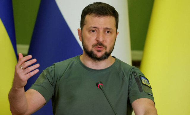 Zelenski: Qərb ölkələrinin Ukraynaya hərbi dəstəyi qaçılmazdır