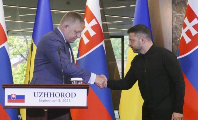 Zelenski: “Slovakiya Ukraynanın Aİ yolunu dəstəkləyir”
