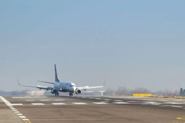 Havada təhlükə: Yunanıstan hava limanları bağlandı