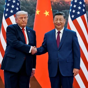 Donald Trump Si Cinpinlə fotosunu paylaşdı: “Fərq budur!”