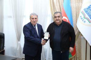 Professor Vüqar Əhməd Türkoloji Qurultayın 100 illik xatirə nişanı ilə təltif edildi
